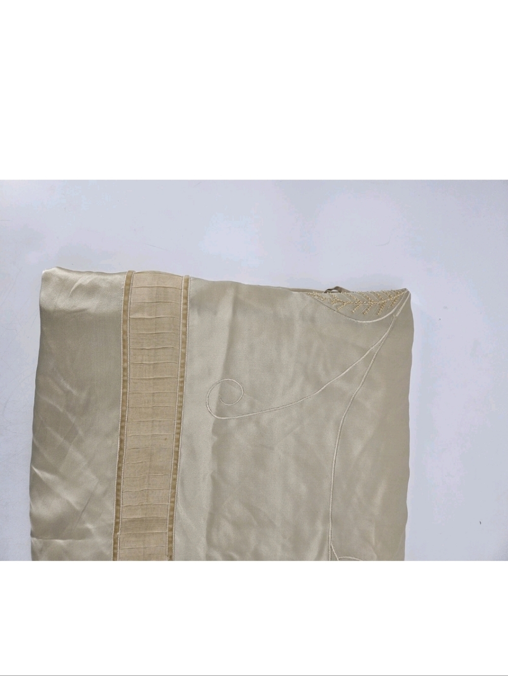 Kumi Kookoon Silk Leaves Embellishments Duvet Cover Beige/gold Queen 92x102 - Picture 8 of 15